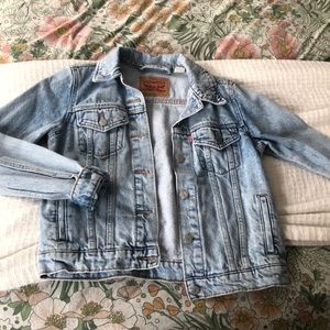 Acid wash Levi’s denim jacket